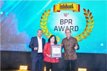 PT BPR Nusamba Mengwi meraih penghargaan Infobank BPR Award 2025